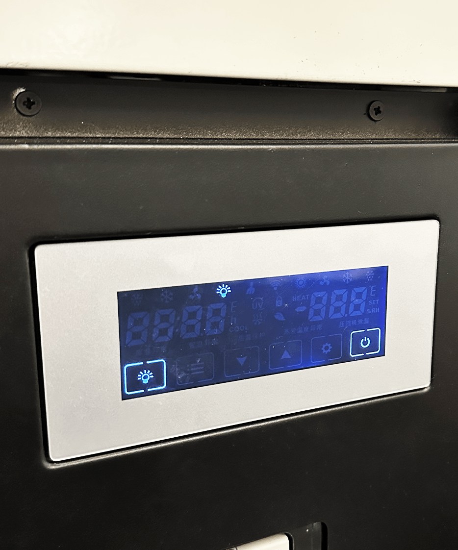 Vitrine à crème glacée professionnelle 9 bacs de 5 litres négative 1260 mm - 7487.0255 - Combisteel en cuisine professionnelle